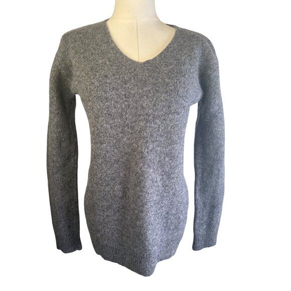 Uniqlo Small Wool V-Neck Sweater Gray - Picture 11 of 16